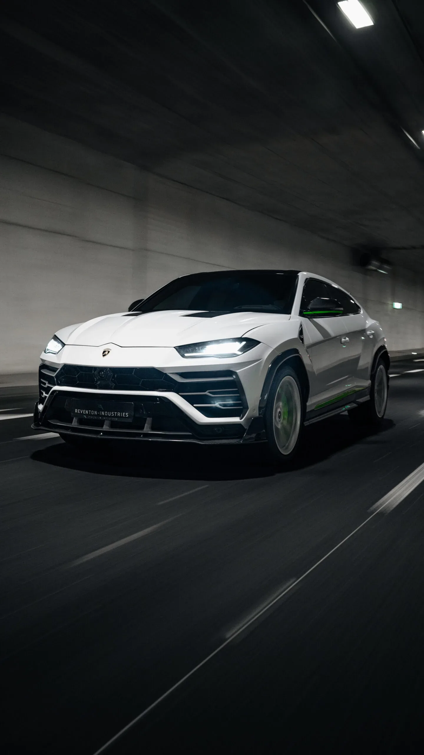 LAMBORGHINI URUS STRADA PACKAGE