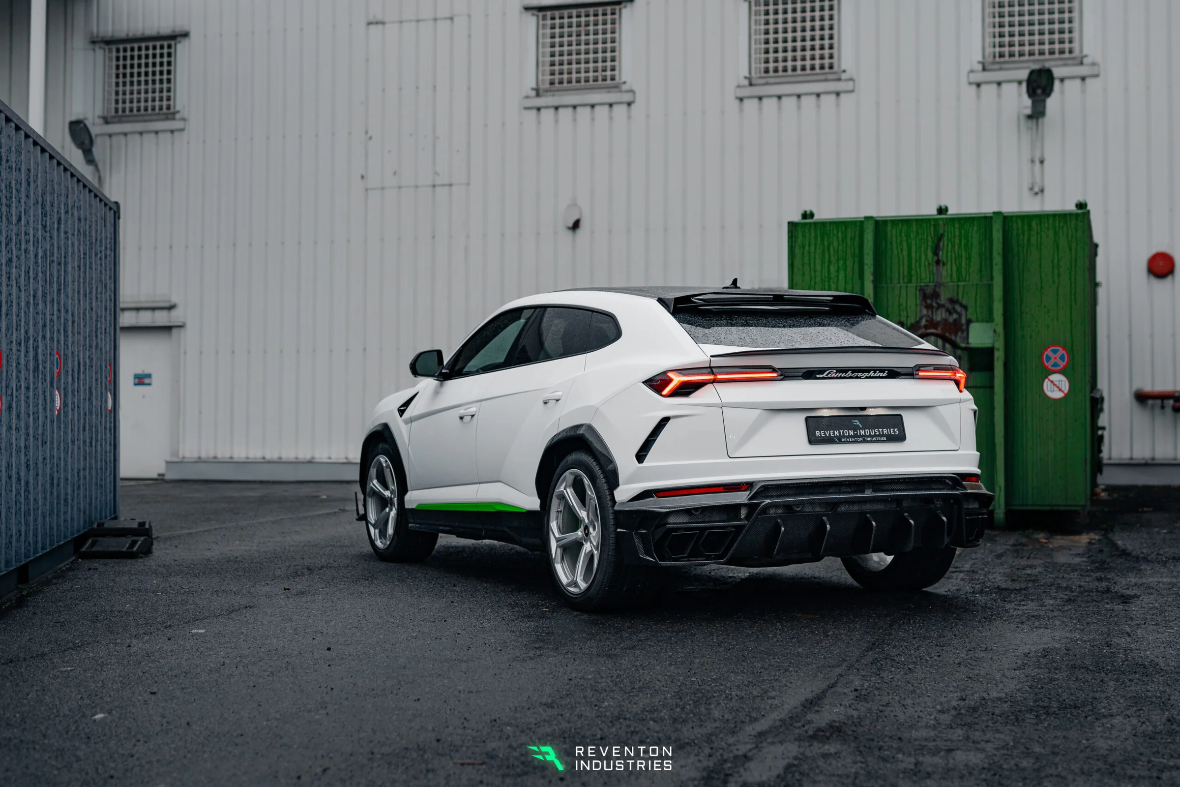REAR DIFFUSER STRADA carbon Lamborghini URUS